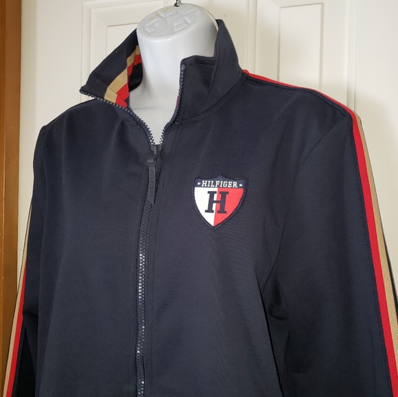 TH Jacket - Picture 2 of 5